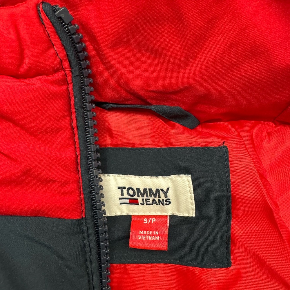 Tommy Hilfiger Puffer Jacket with hoodie